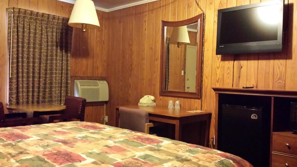 Texas Inn Motel Marshall Room photo