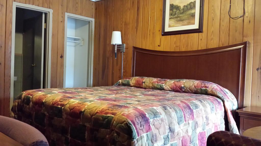 Texas Inn Motel Marshall Room photo